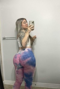 Sono disponibile per piani sensuali