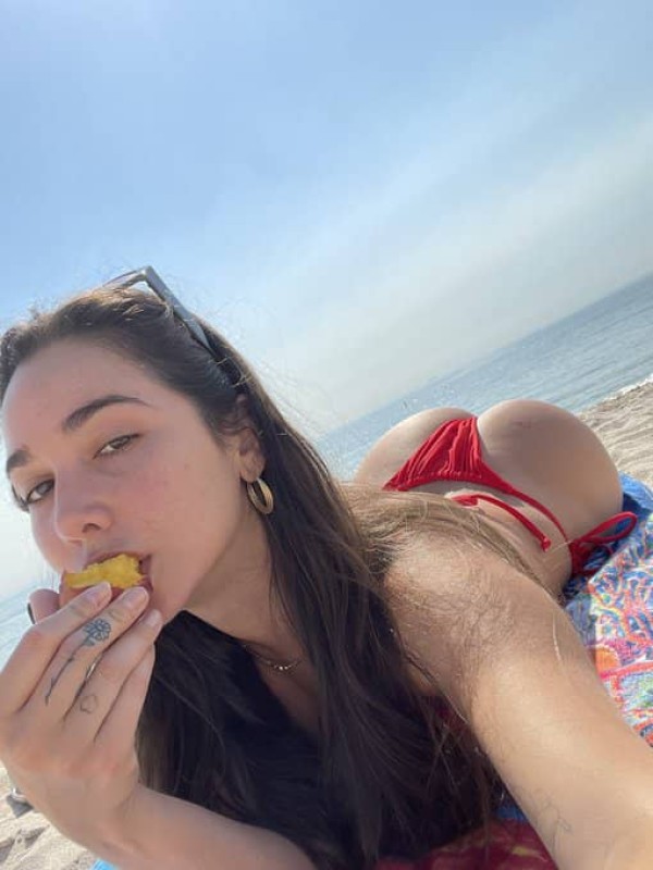 Sono una donna single disponibile per una rapporto sessuale ma è pagamento quindi sei interessato