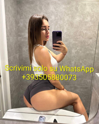 Sono disponibile per appuntamenti di sesso e massaggi, scrivetemi su WhatsApp +393501272019.