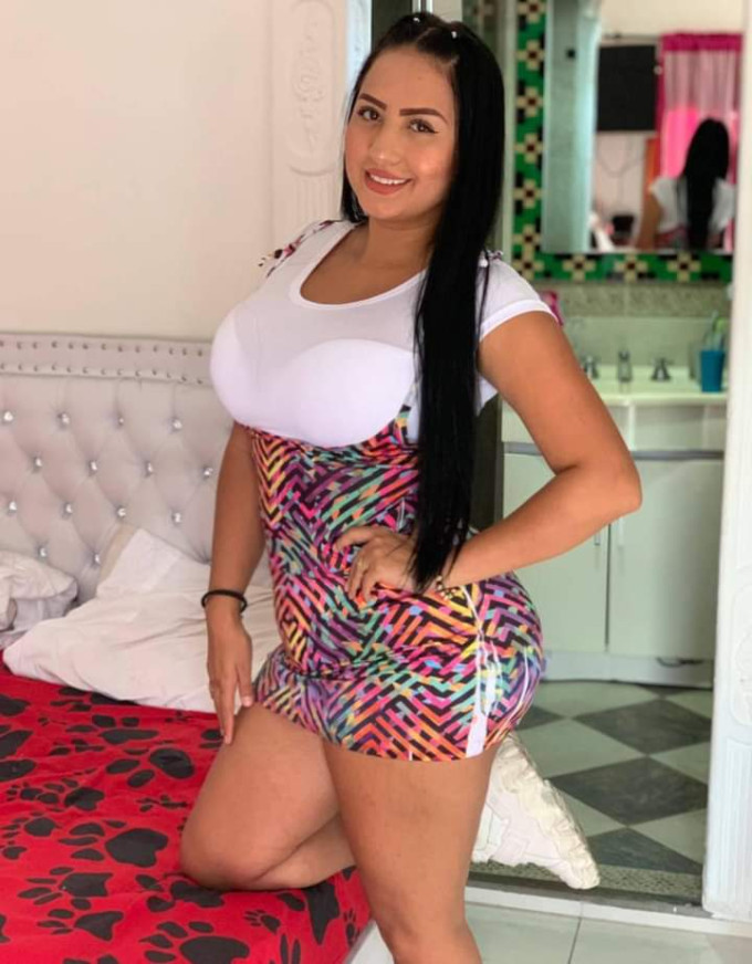 Disponible pour un bon moment de massages 💋 😘 ❤️