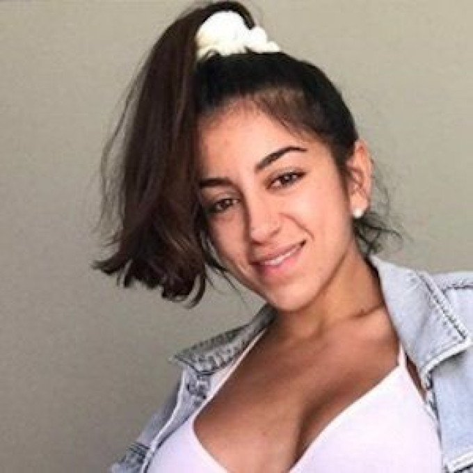 Sono disponibile per sesso a pagamento