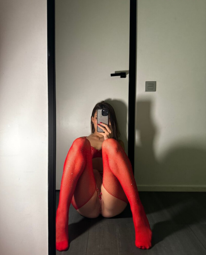 Sono disponibile ora per sesso tabù 🥰