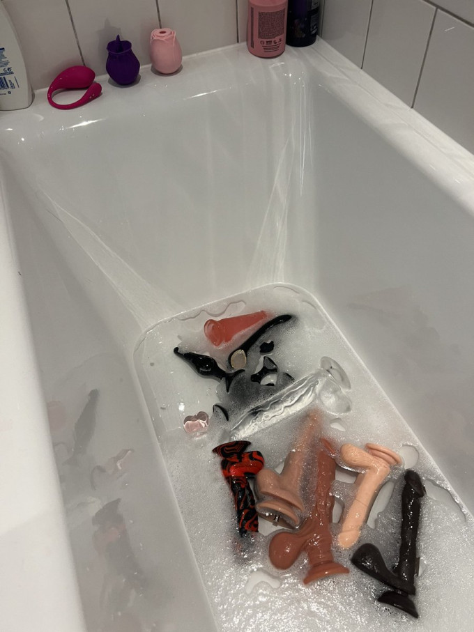 CIAO TESORO, VIENI A VIVERE IL MOMENTO PIACEVOLE, PIACEVOLE E INDIMENTICABILE INSIEME A ME A LETTO SENZA ALCUN PROBLEMA 🇮🇹❤️🇮🇹