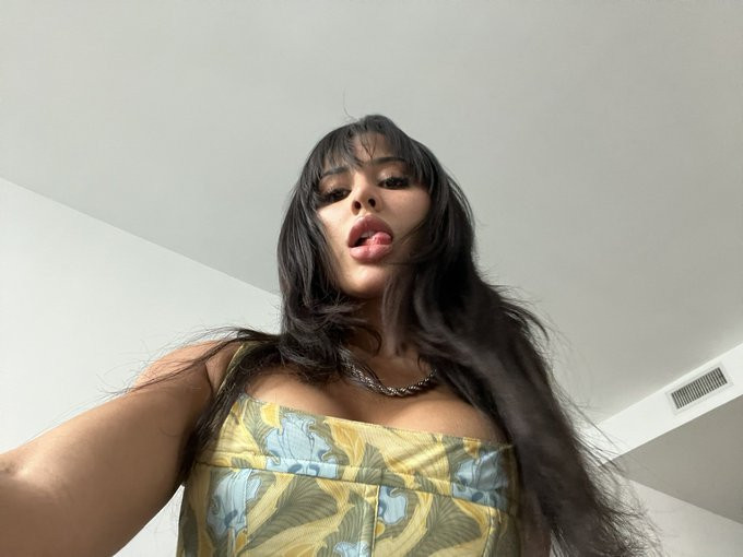 Sono una donna single disponibile per una rapporto sessuale ma è pagamento quindi sei interessato Sono una donna single disponibile per una rapporto sessuale ma è pagamento quindi sei interessato