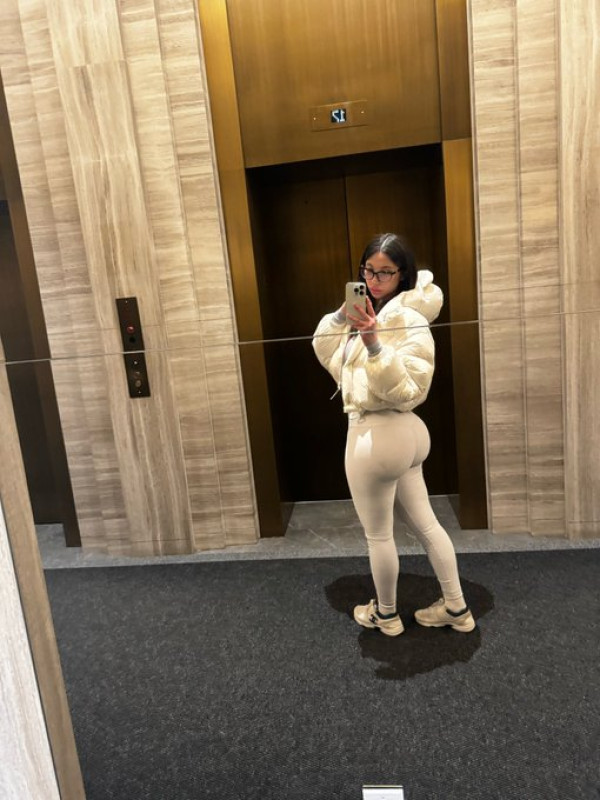 Je suis disponible dès maintenant pour vous, j'attends que vous passiez des moments inoubliables 💦❤️