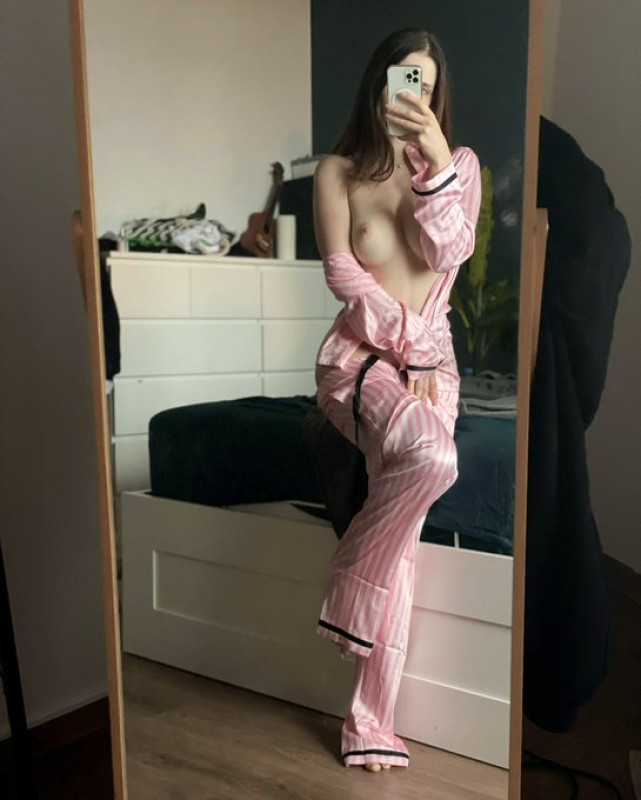 Sono disponibile per incontri sensuali, scrivimi in privato
