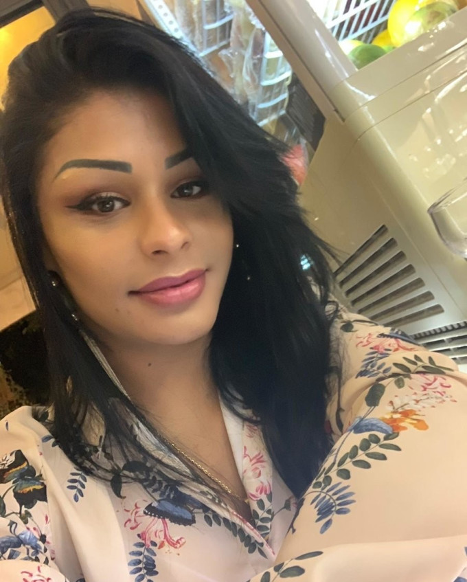 Ti piacerebbe provare una bellissima donna transessuale brasiliana?